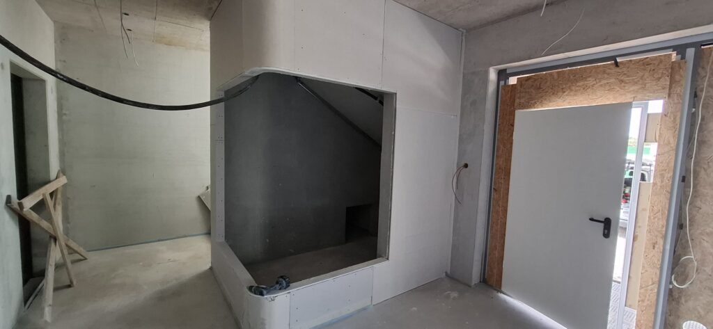 20250827_144325000_iOS